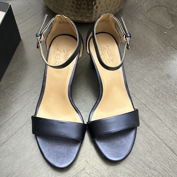 Naturalizer Women's Vera Dress Sandal (WIDE) - Picture 6 of 10